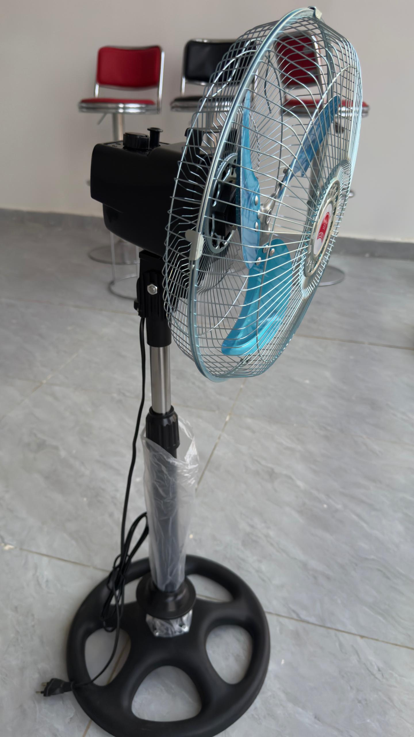 Ventilateur sur pied 16 pouces CHANGLI CROWN – 3 pales