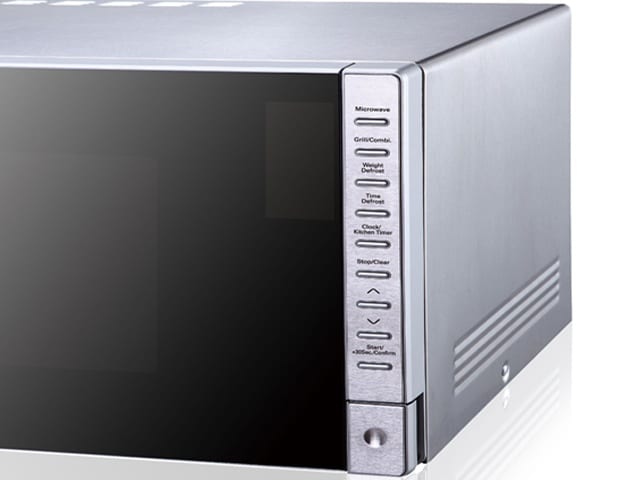 Micro-ondes Digital F 23 Litres avec Grill – AG823AXG Noir & Silver