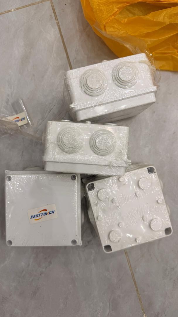 Boîte de Dérivation Étanche EASTTORCH – Coffret Électrique Extérieur IP65