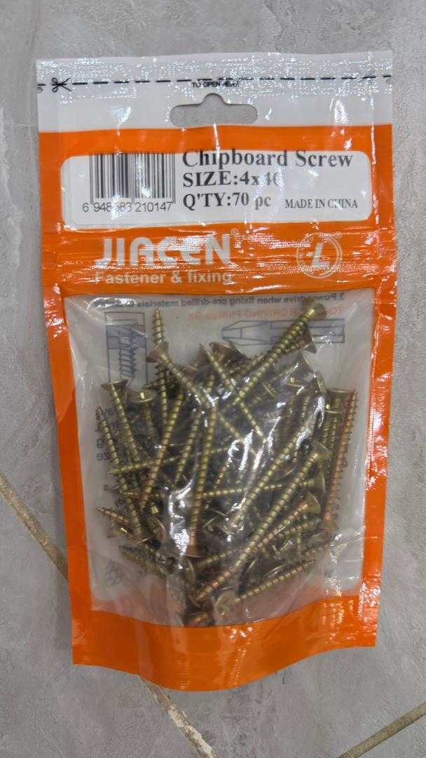 Vis à Aggloméré 4x40mm Lot 70 pcs
